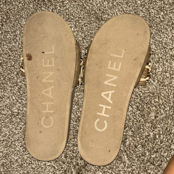 Chanel slides - Picture 2 of 3